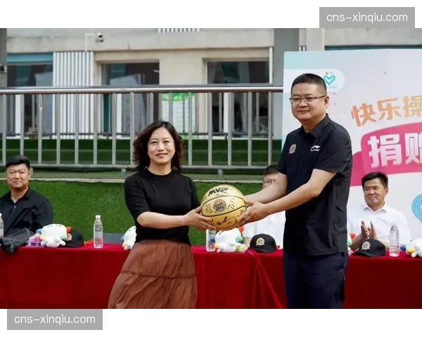 “走进CBA”公益活动启动,多位球员参与社区篮球教学 “走进CBA”公益活动启动,多位球员参与社区篮球教学